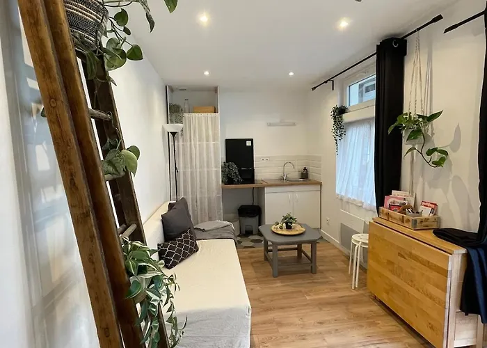 شقة - Chez Nous - *